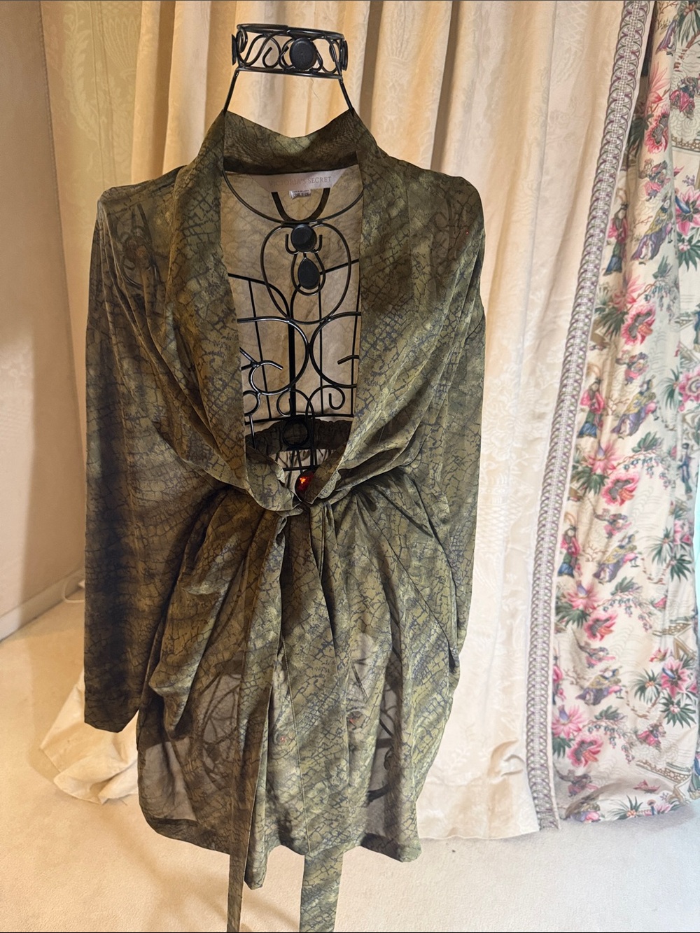 Victoria’s Secret Olive Green Sheer Tie-Front Duster